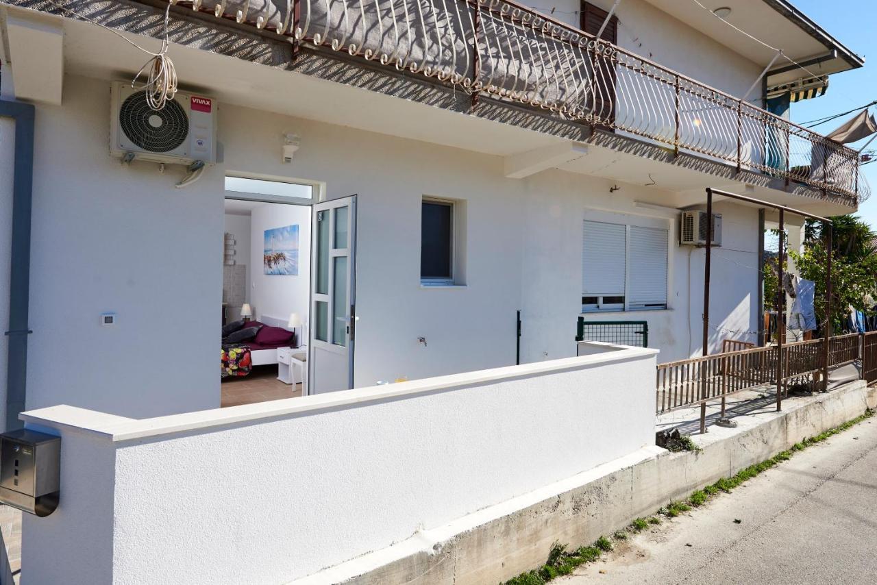 טרוגיר Studio Apartment Bascan מראה חיצוני תמונה